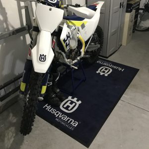 http://www.haonest.com/wp-content/uploads/2021/03/22-Years-Factory-Fim-Approved-Husqvarna-Dirt-Bike-Mat-Motorbike-Garage-Floor-Mat-For-Motorcycle-300x300.jpg